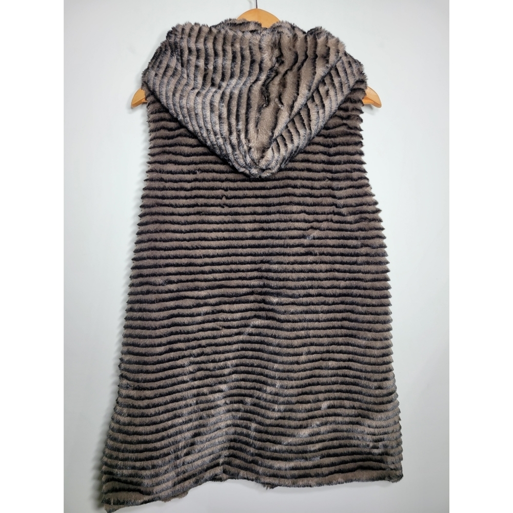 T Tahari Faux Fur Hooded Open Vest - Picture 2 of 7